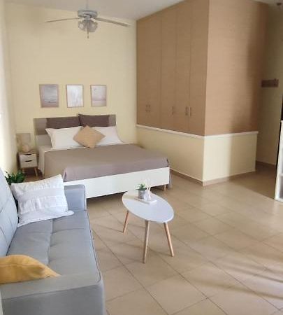 ארמופוליס Nicol'S Apartment מראה חיצוני תמונה