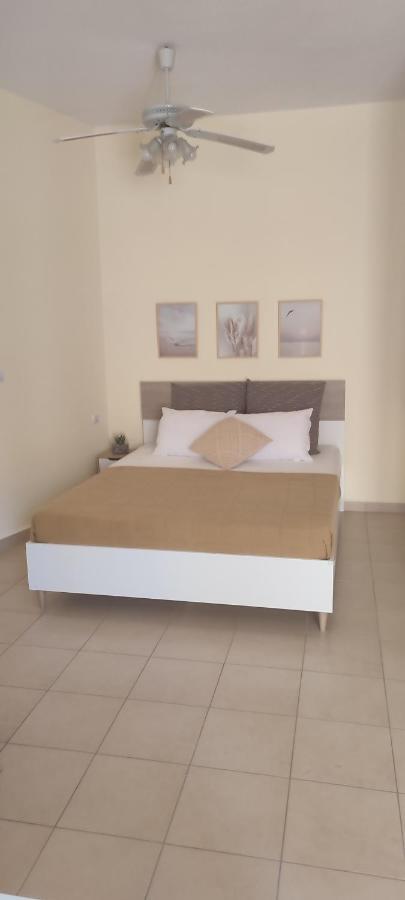 ארמופוליס Nicol'S Apartment מראה חיצוני תמונה